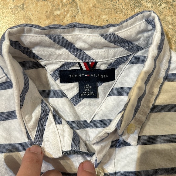Boys Tommy Hilfiger Long- Sleeve Button down Shirts Size 4 - Picture 5 of 5